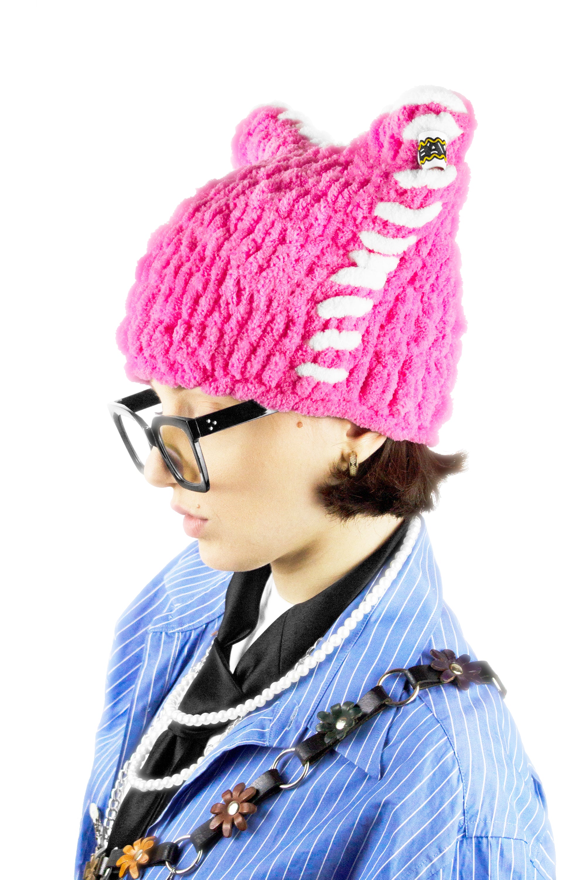 Side view of the Candy Catnie showing the compact fit.